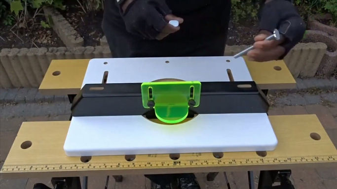 ES - Mini mesa fresadora Rockler